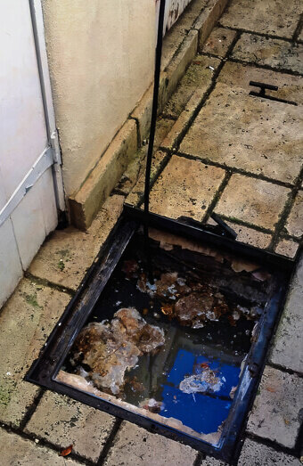 https://blockeddrainsscarborough.com.au/uploads/2025/07/hero-blocked-sewers-14060.jpg